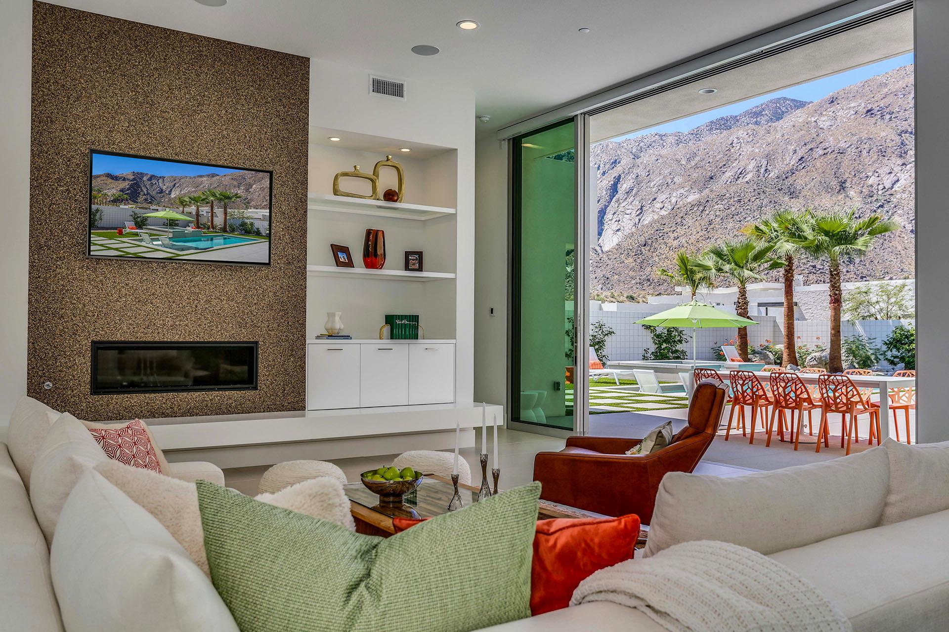 Blue Skye Modern 4 Suites, Mid Mod Inspired Pool Pad! gallery image 10