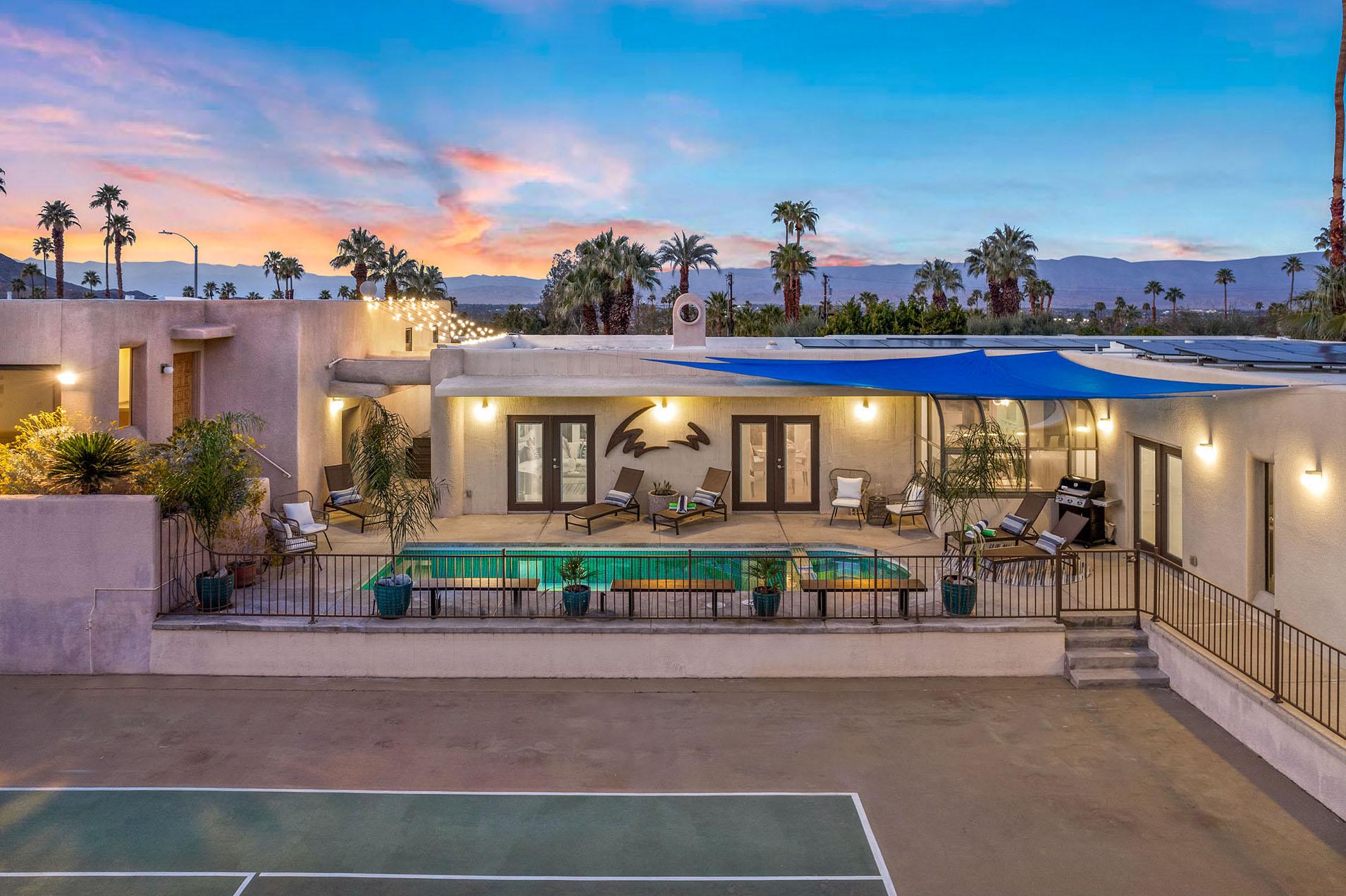 El Paseo Tennis Retreat 6 BR w/ Private Court gallery image 4