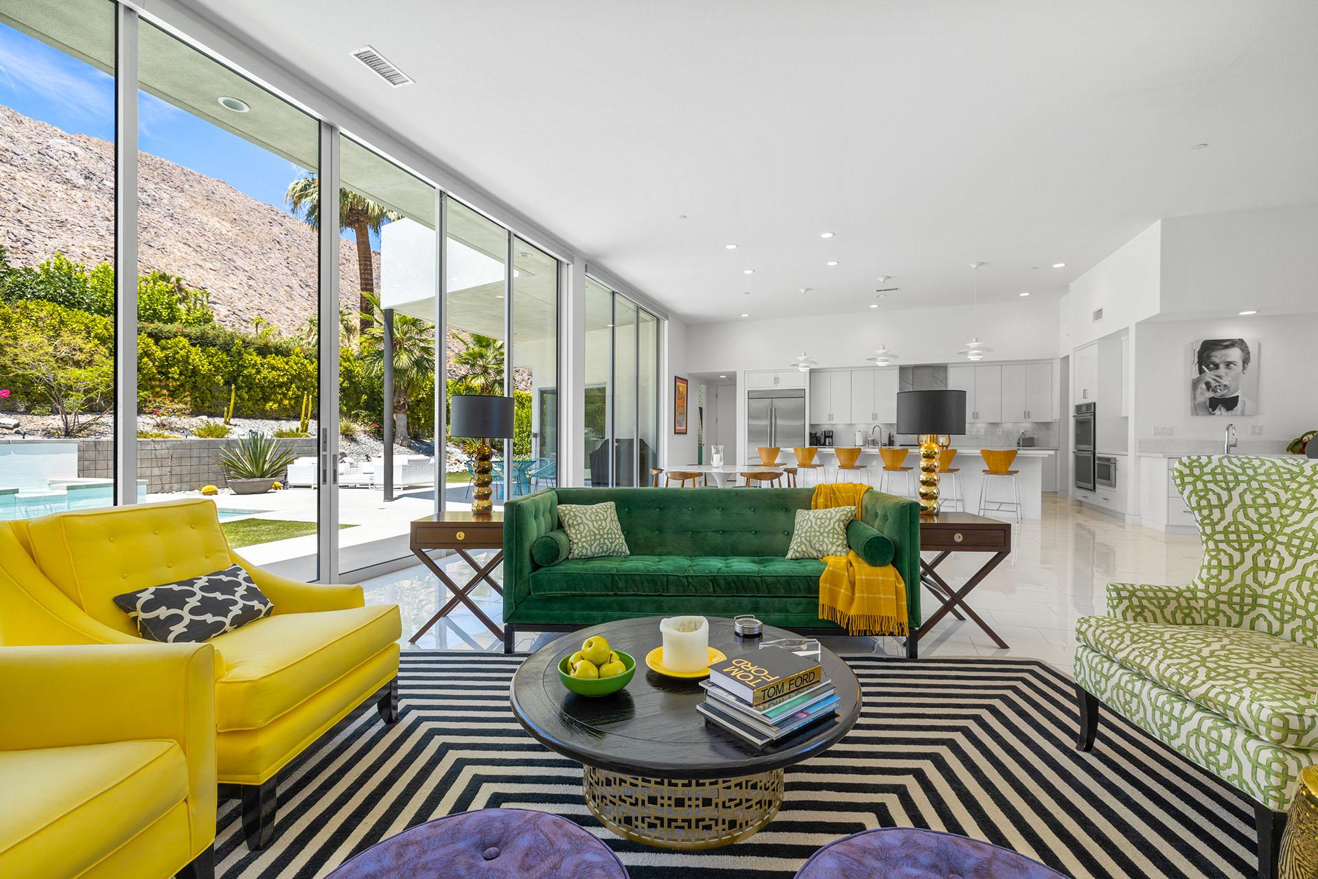Cosmopolitan Glam getaway, walk to Palm Canyon! gallery image 2