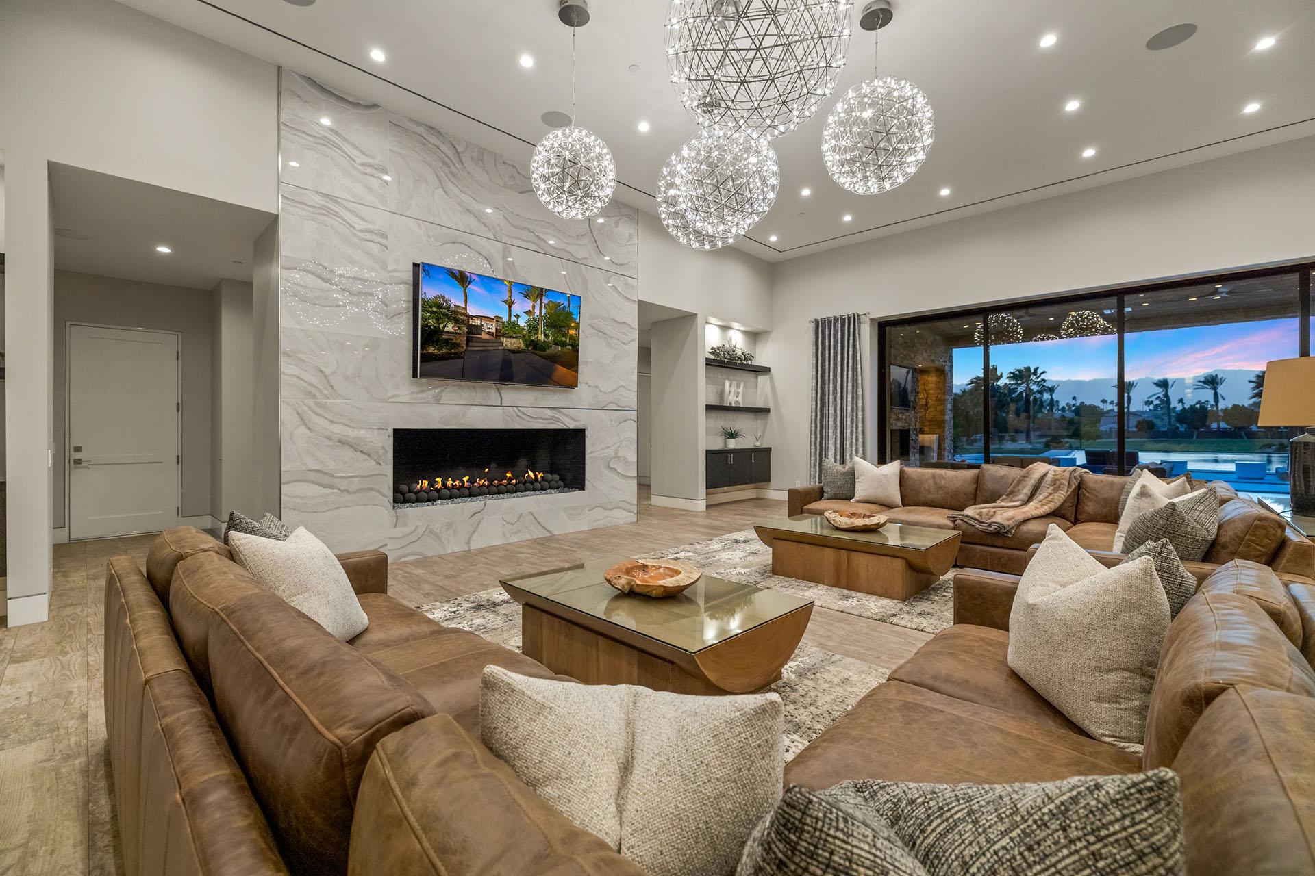 The Clubhouse Estate 6 suites on 2 acres gallery image 2