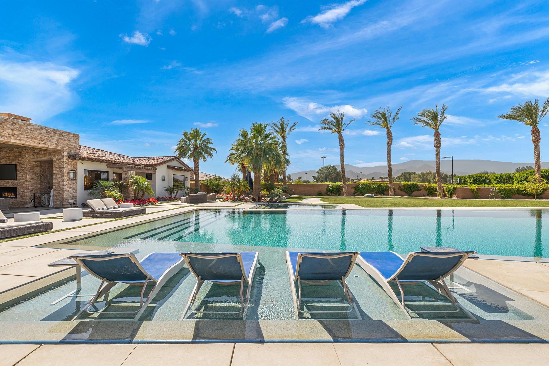 The Clubhouse Estate 6 suites on 2 acres gallery image 5