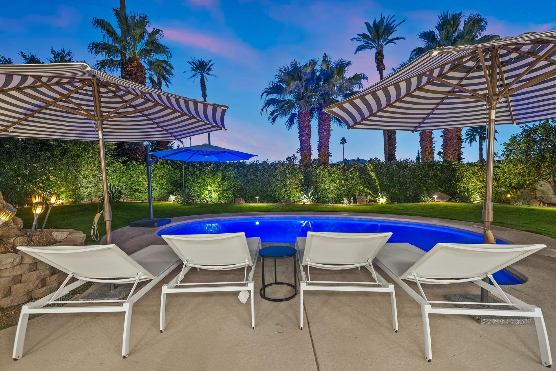 Palmeras Poolside gallery image 10