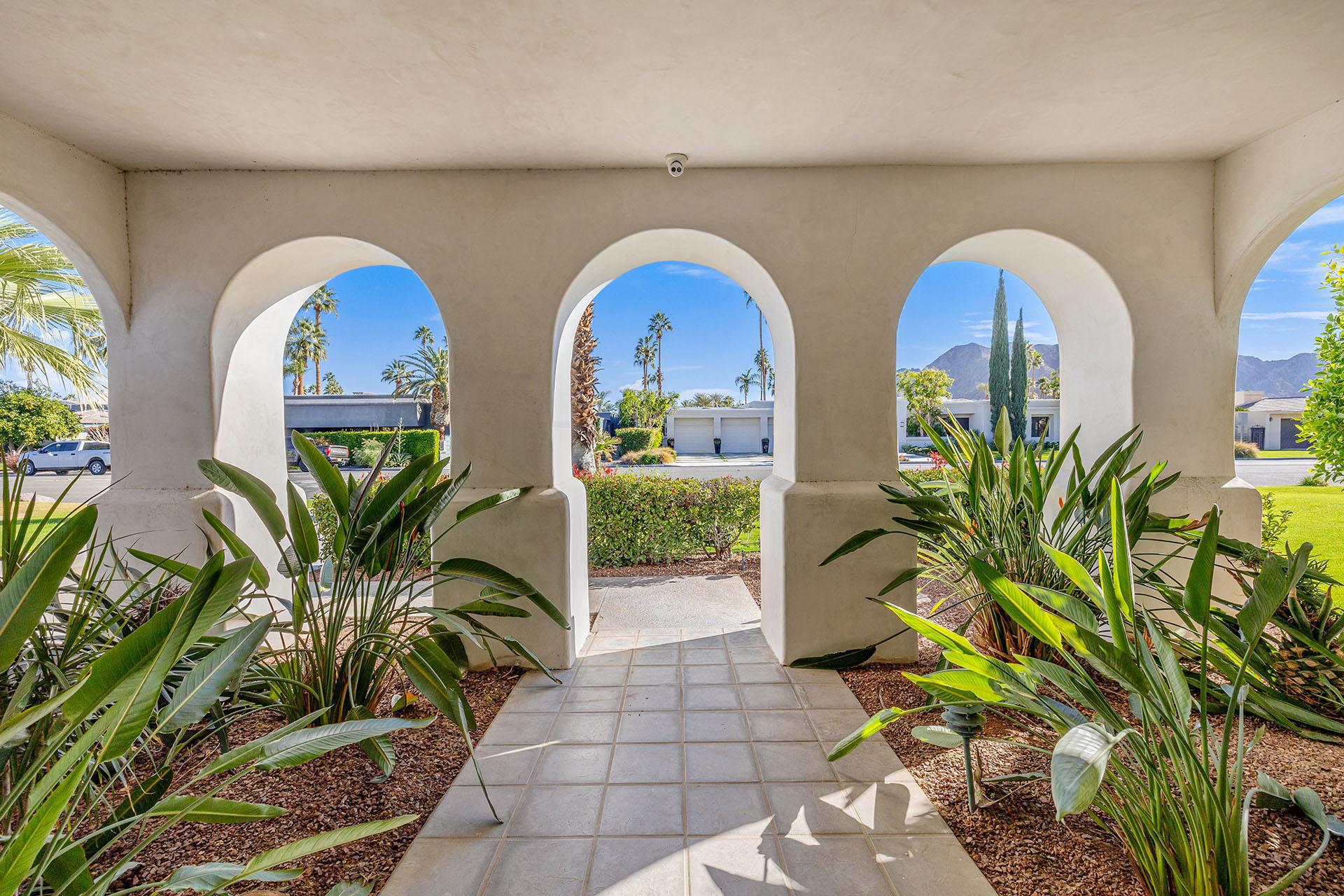 Palmeras Poolside An Indian Wells Retreat gallery image 8
