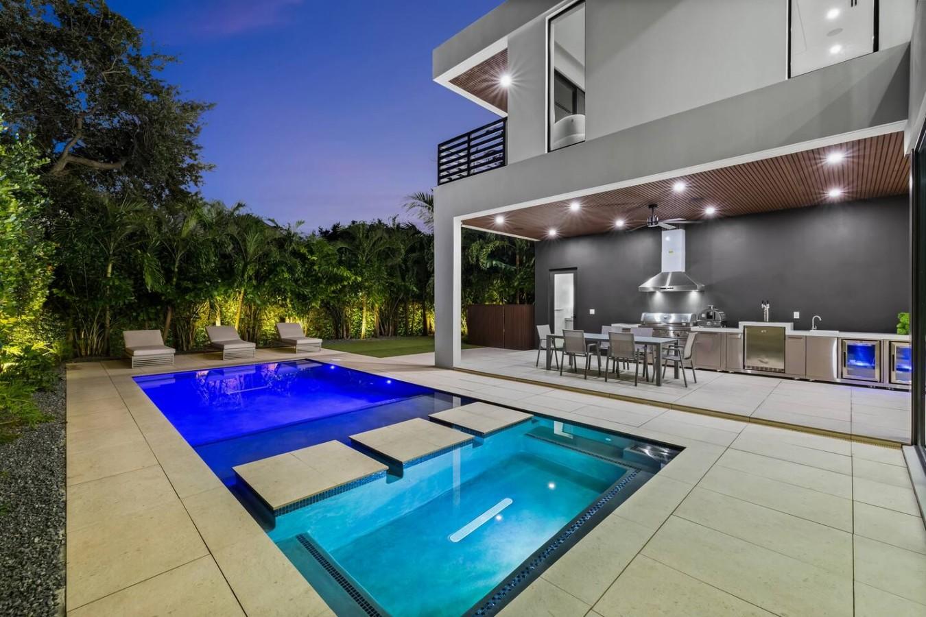 Modern Miami Estate w/ Pool & Rooftop gallery image 6