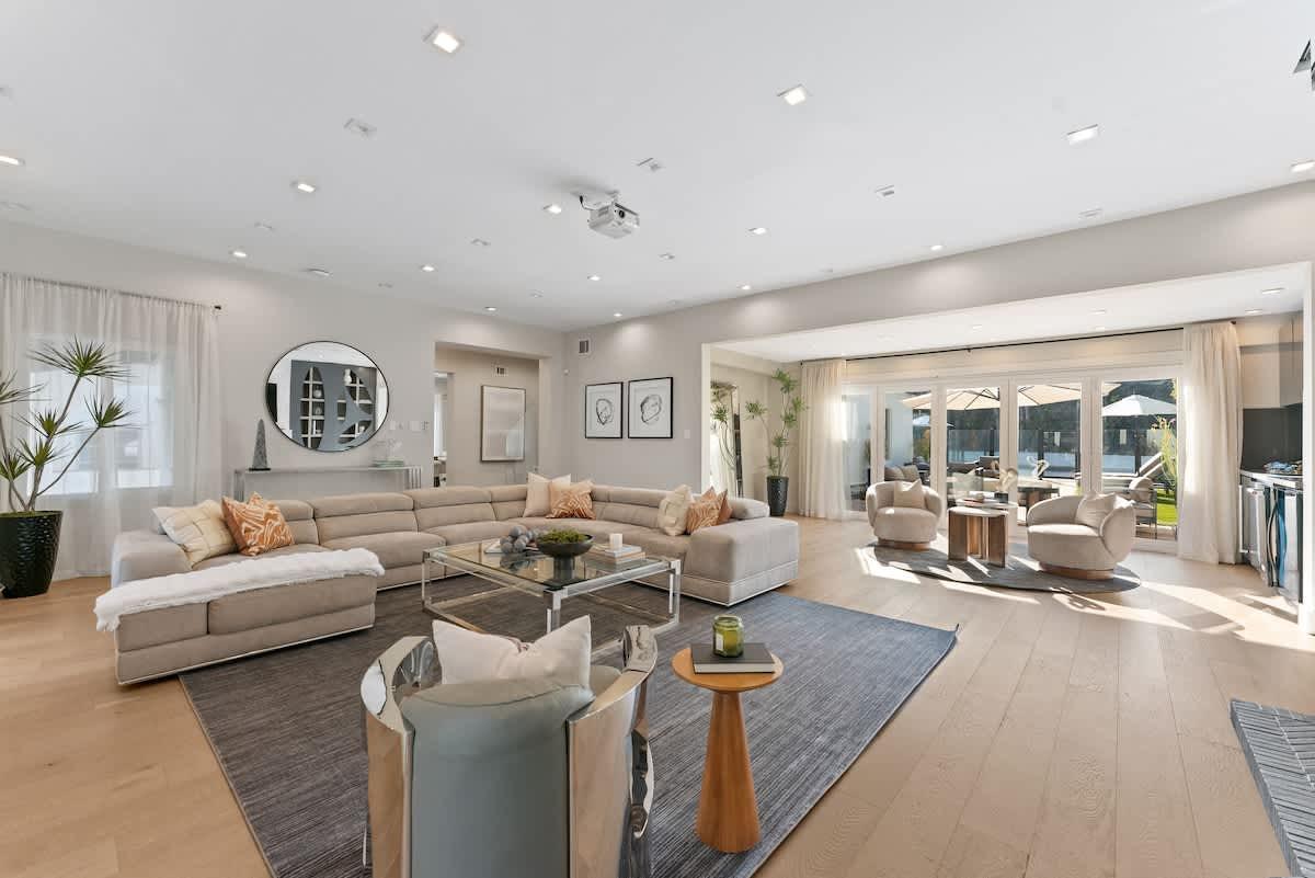 Rodeo Villa gallery image 1