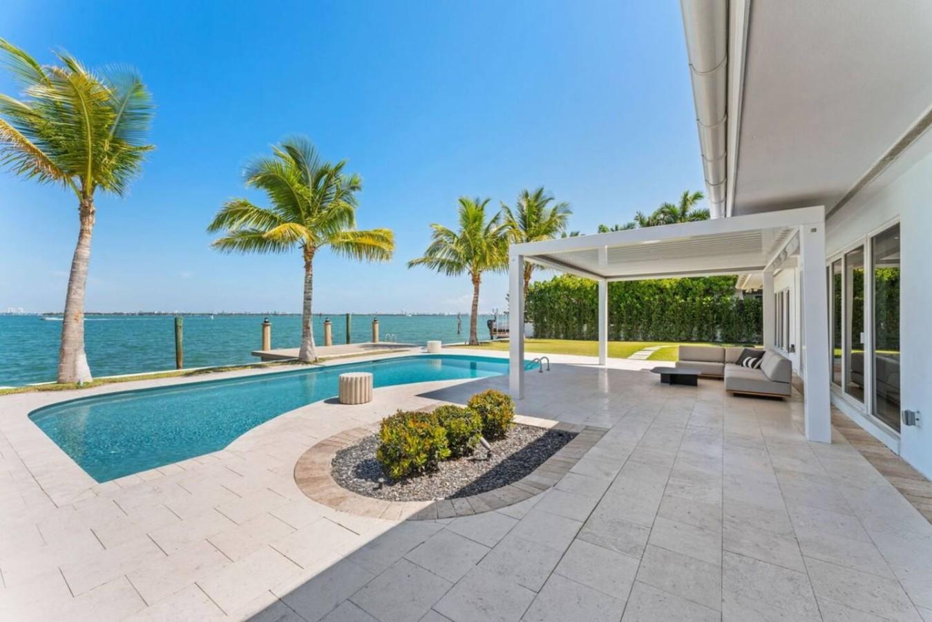 Miami Waterfront Villa w/ Pool, Spa & Sunset Views gallery image 6