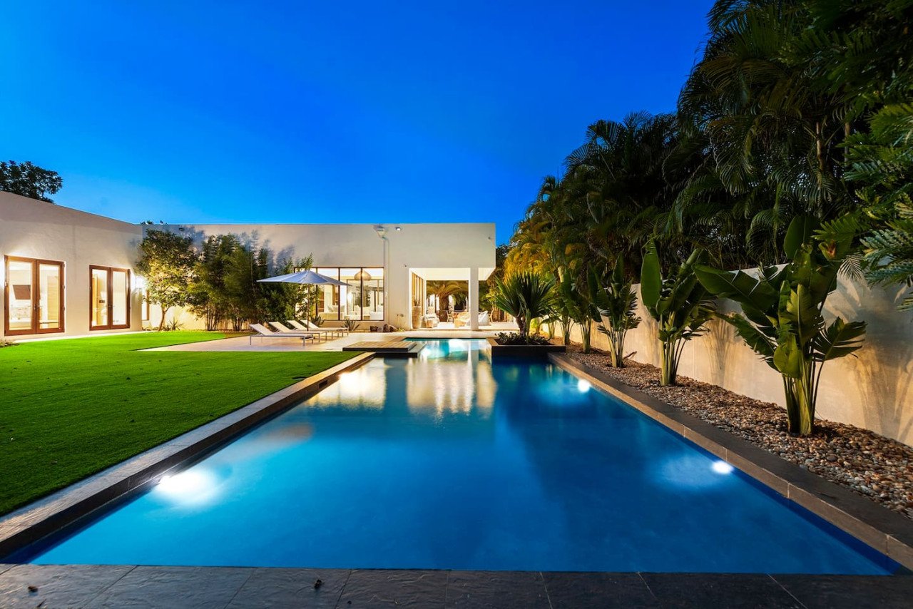 Private Oasis with Pool sleeps 12, Brand new !