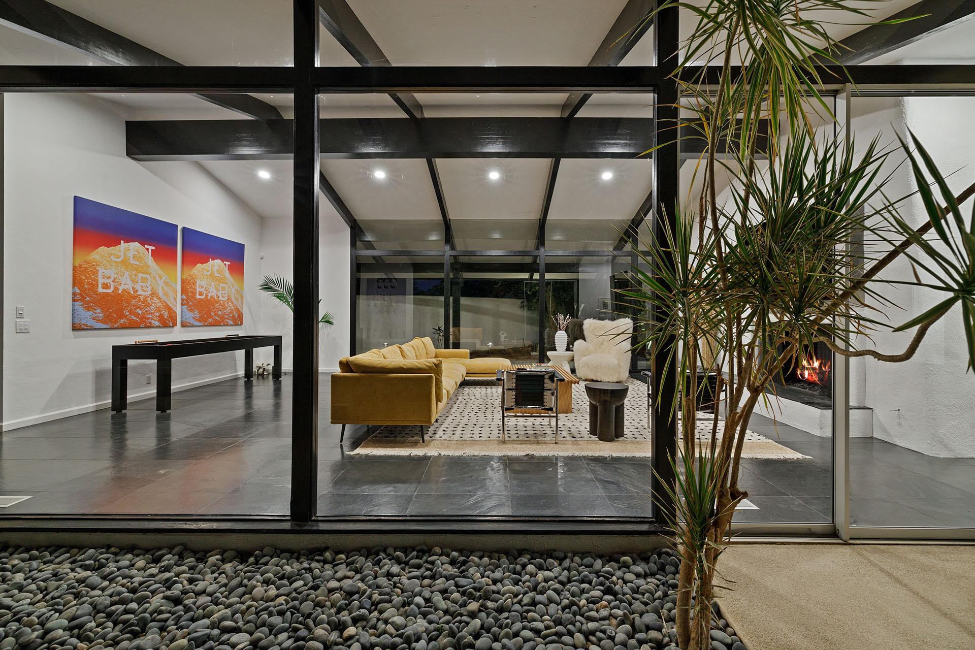 Willow Hideaway gallery image 9