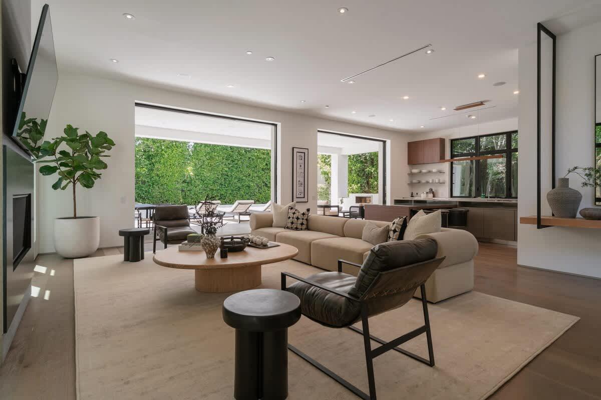 Villa Croft | Beverly Hills Luxury Hideaway gallery image 2