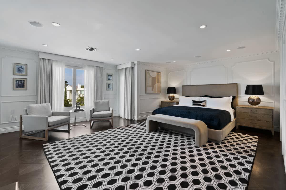 Olympia Luxe Estate gallery image 4