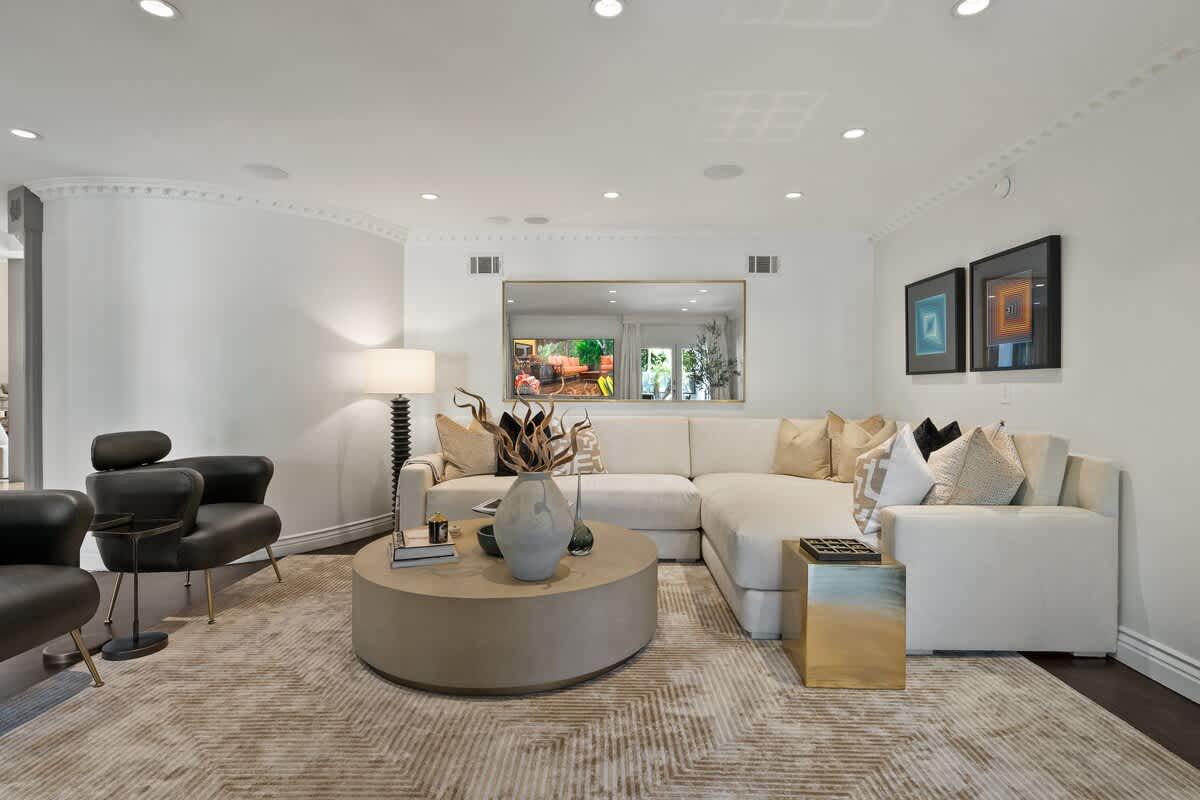 Olympia Luxe Estate gallery image 7